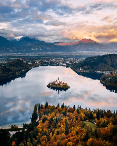 Slovenia_lake and city